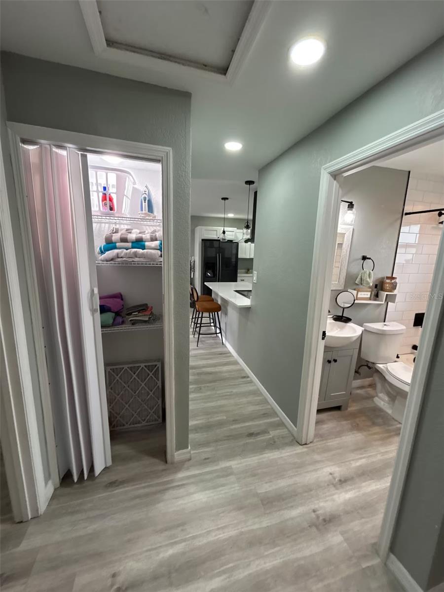 HILLSIDE MANOR - Residential