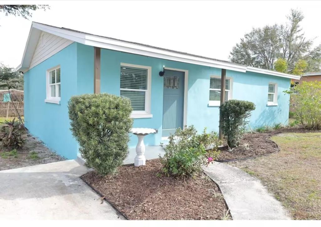 Photo of 1723 Bush Avenue, Lakeland, FL 33805 (MLS # R4910976)