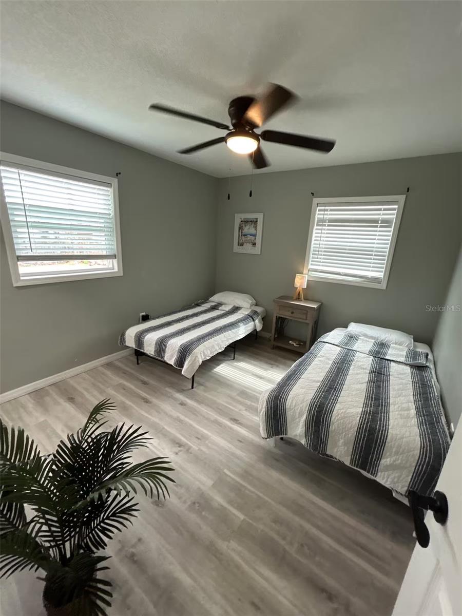 HILLSIDE MANOR - Residential