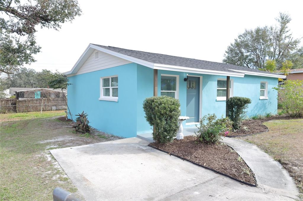 Photo of 1723 Bush Avenue, Lakeland, FL 33805 (MLS # R4910976)