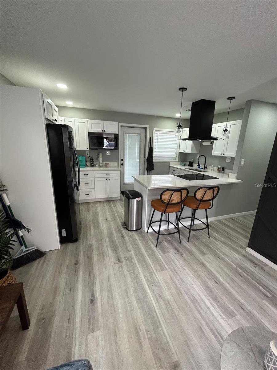 HILLSIDE MANOR - Residential