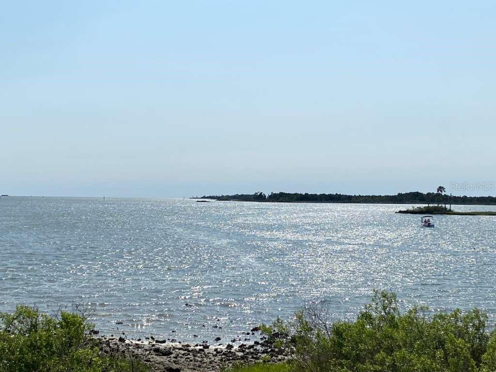 RAINBOW LAKES ESTATE - Land