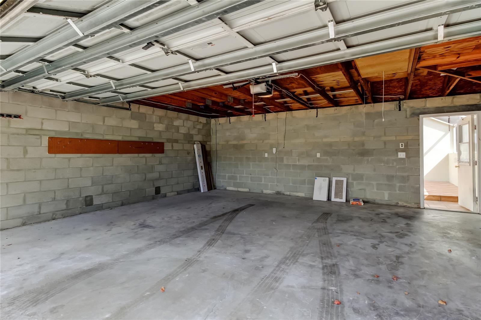 WESTCHASE SEC 325A - Residential Lease