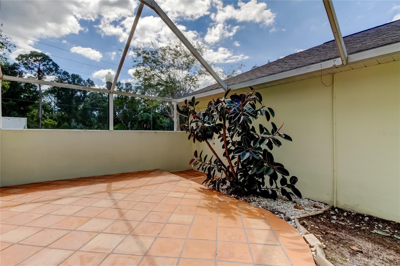 WESTCHASE SEC 325A - Residential Lease