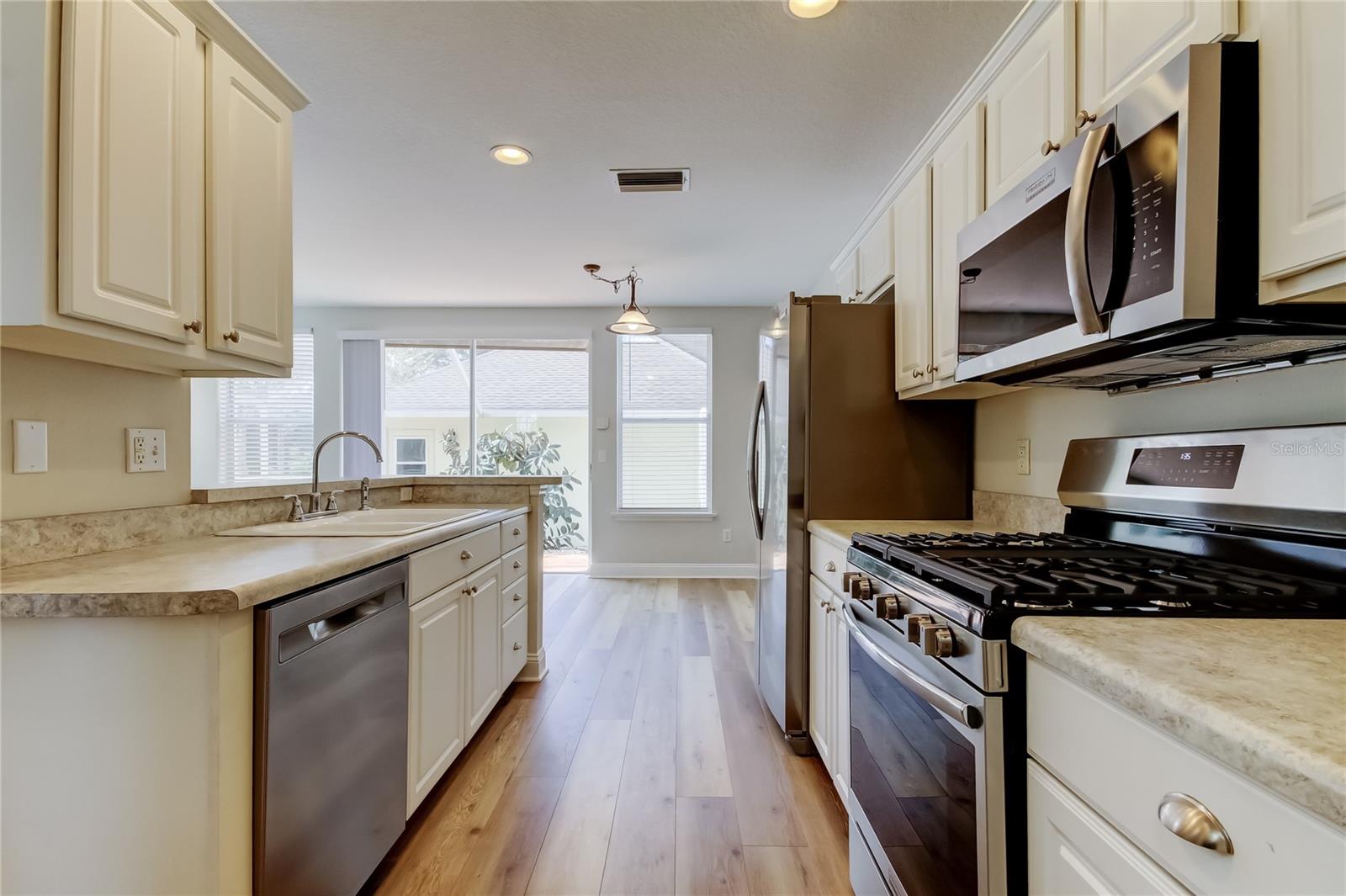 WESTCHASE SEC 325A - Residential Lease