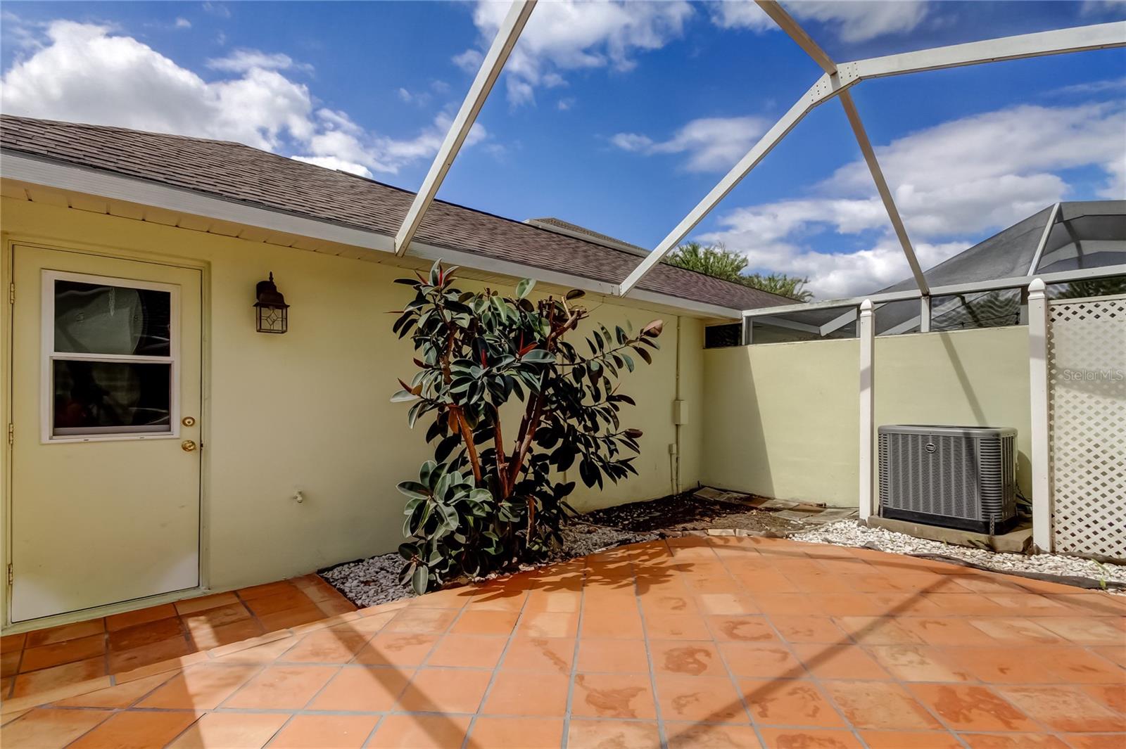 WESTCHASE SEC 325A - Residential Lease