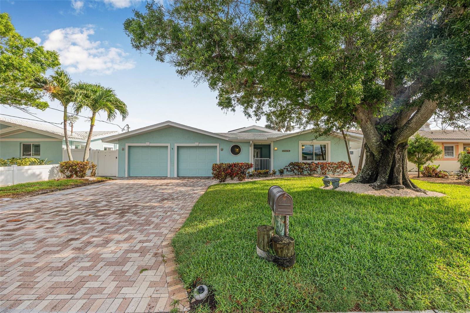 352 LA HACIENDA DRIVE