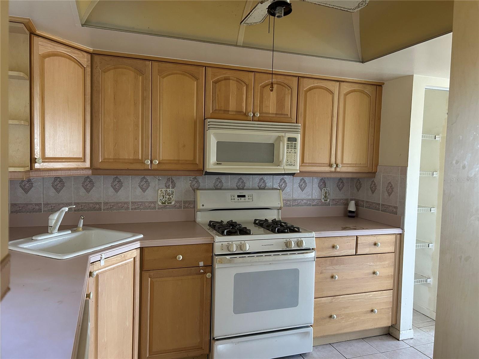 ISLAND VIEW SOUTH CONDO - Residential