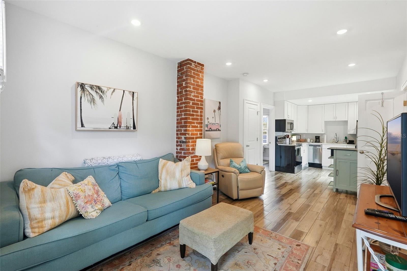 FLORIDA HEIGHTS - Residential