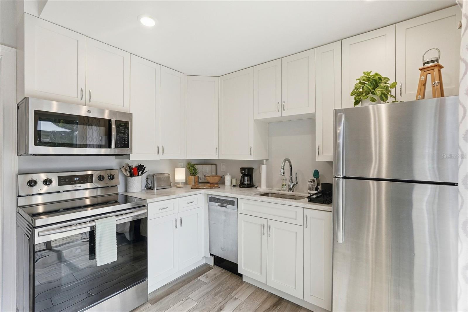 FLORIDA HEIGHTS - Residential