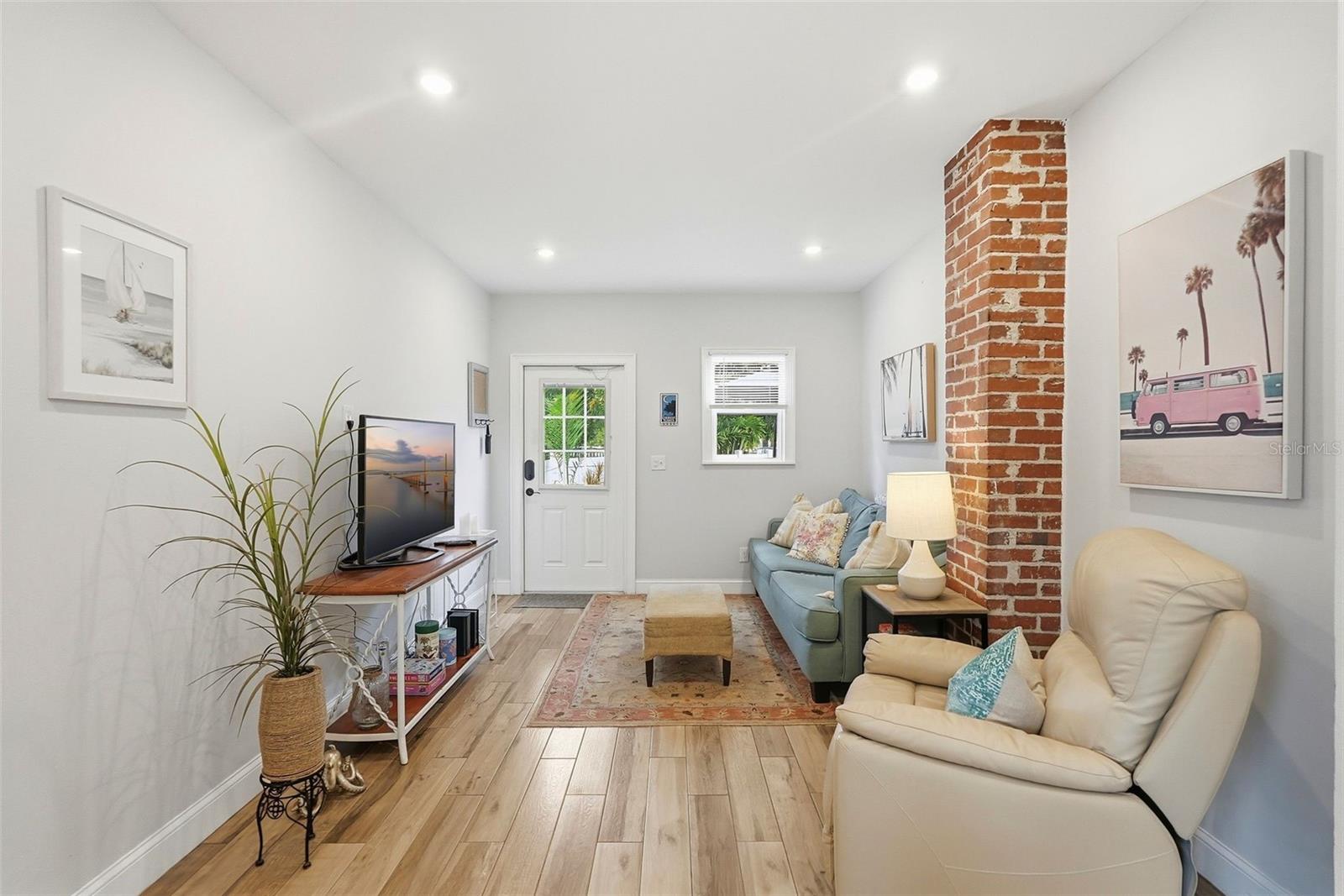 FLORIDA HEIGHTS - Residential