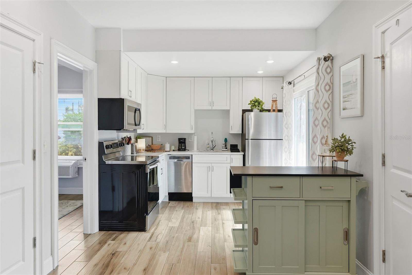 FLORIDA HEIGHTS - Residential