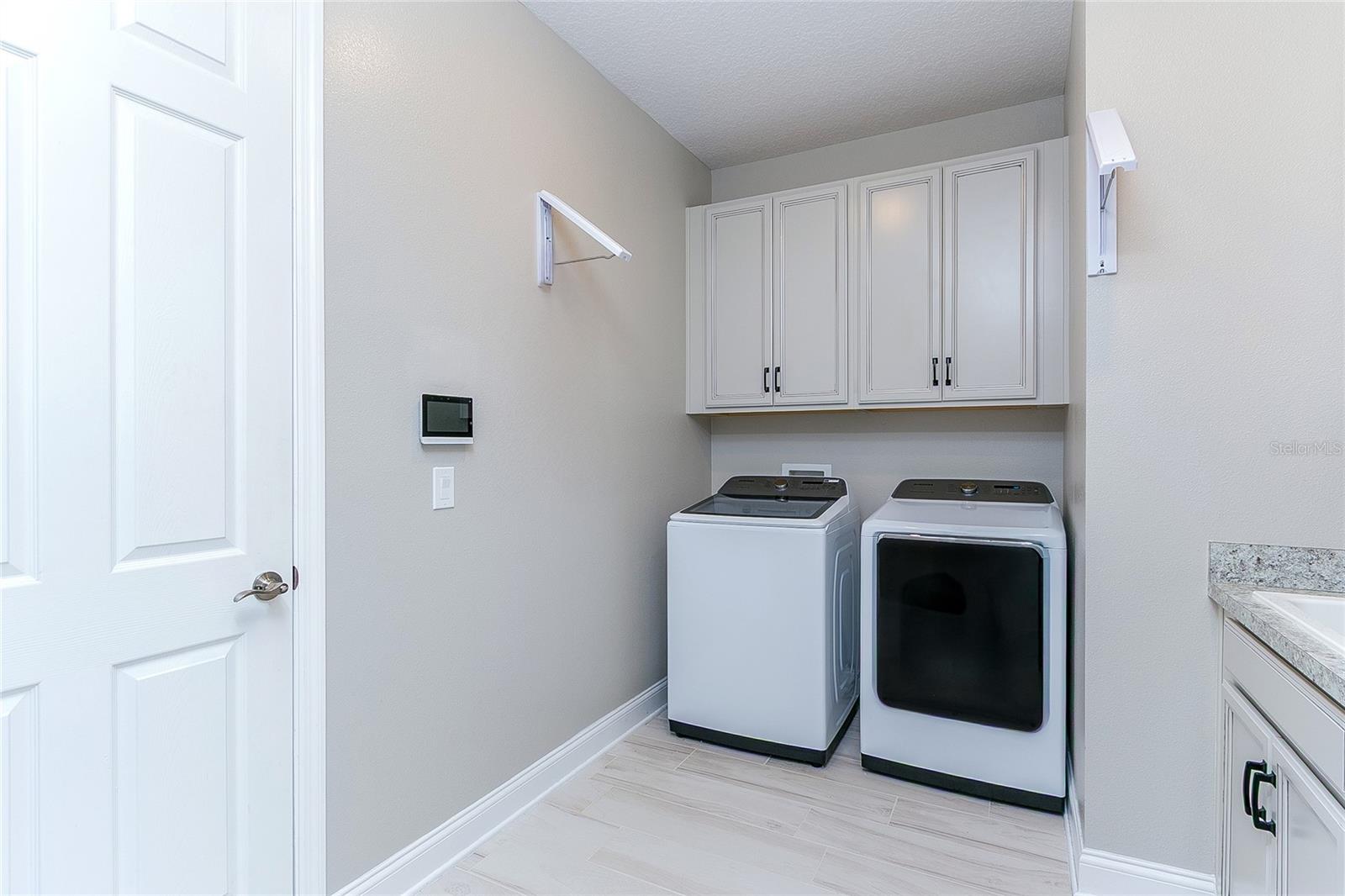 SANCTUARY/TWIN WATERS - Residential