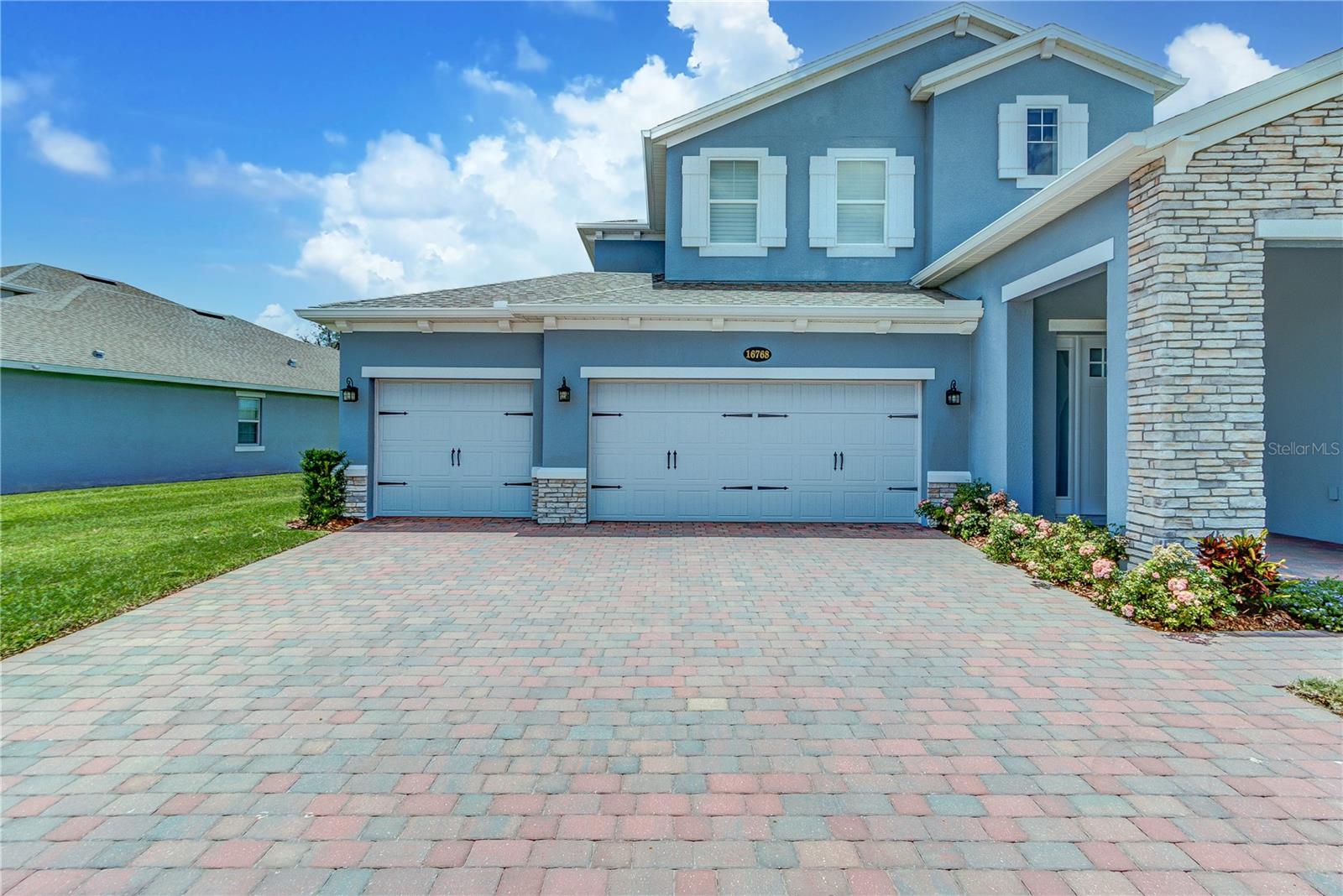 SANCTUARY/TWIN WATERS - Residential