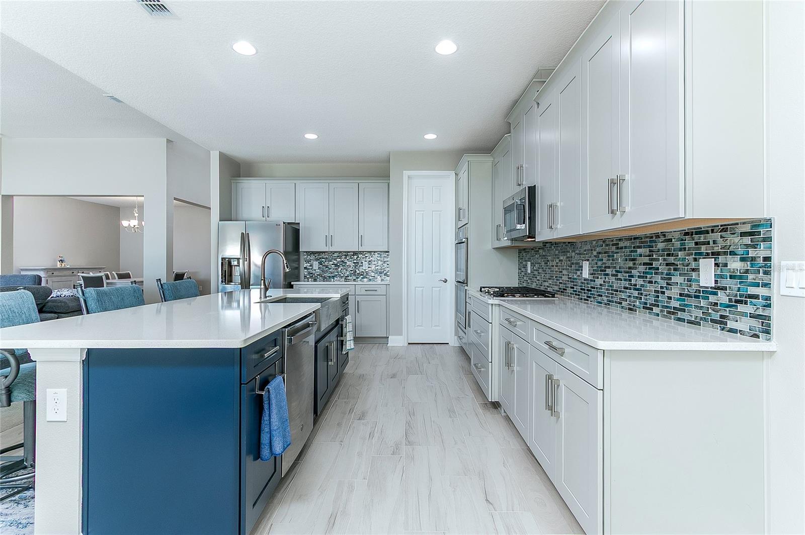 SANCTUARY/TWIN WATERS - Residential