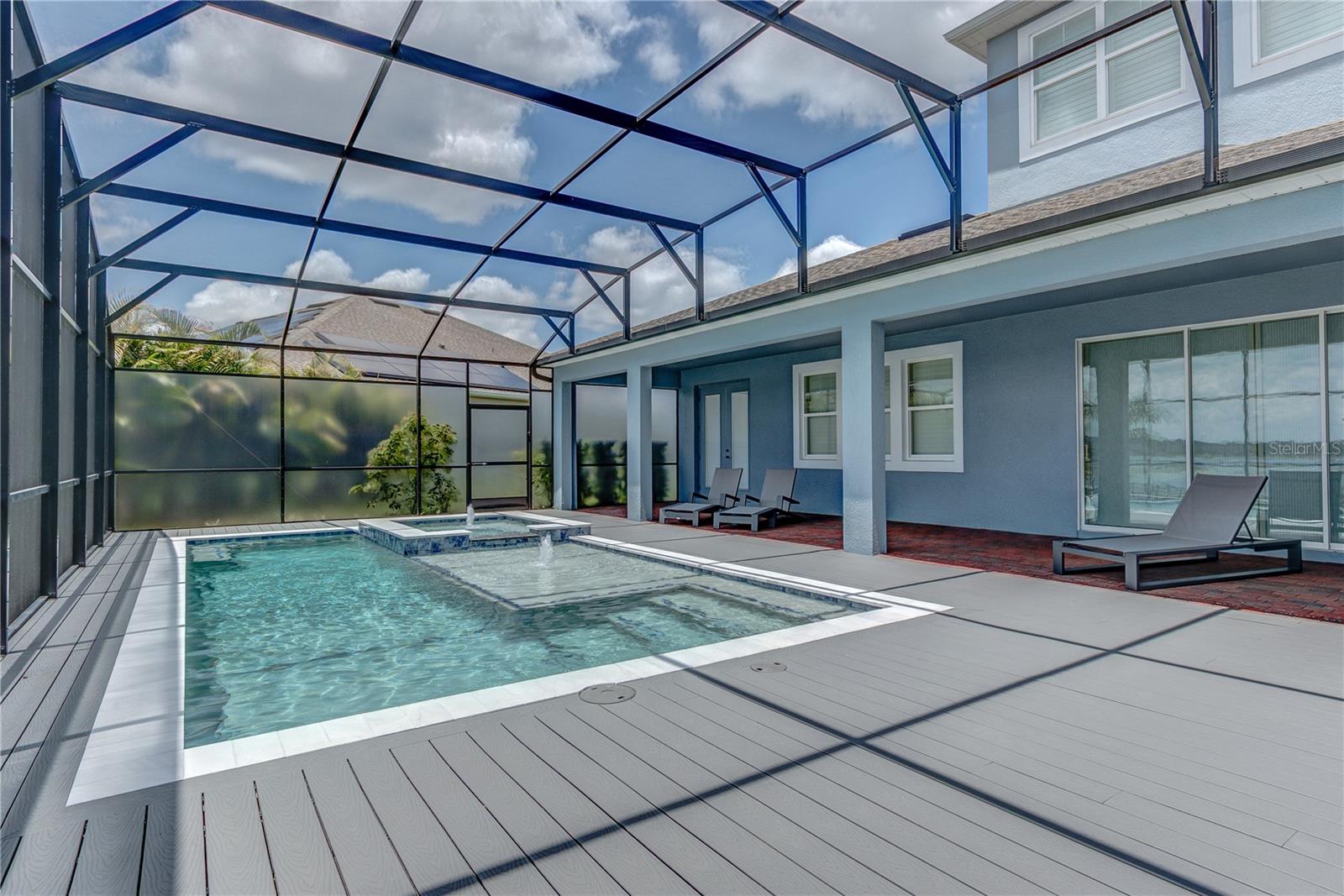 SANCTUARY/TWIN WATERS - Residential