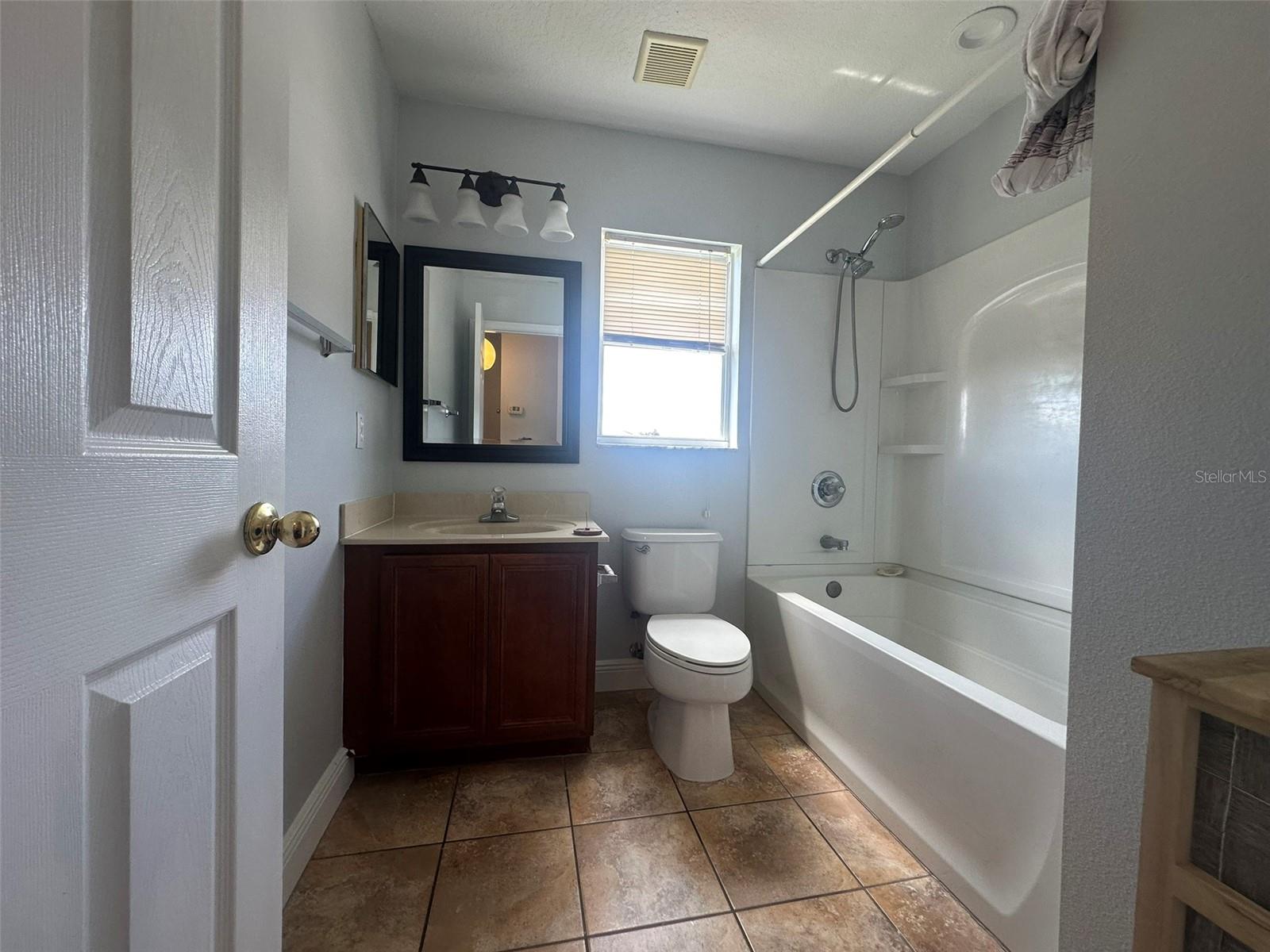 AMBER POINTE - Residential Lease