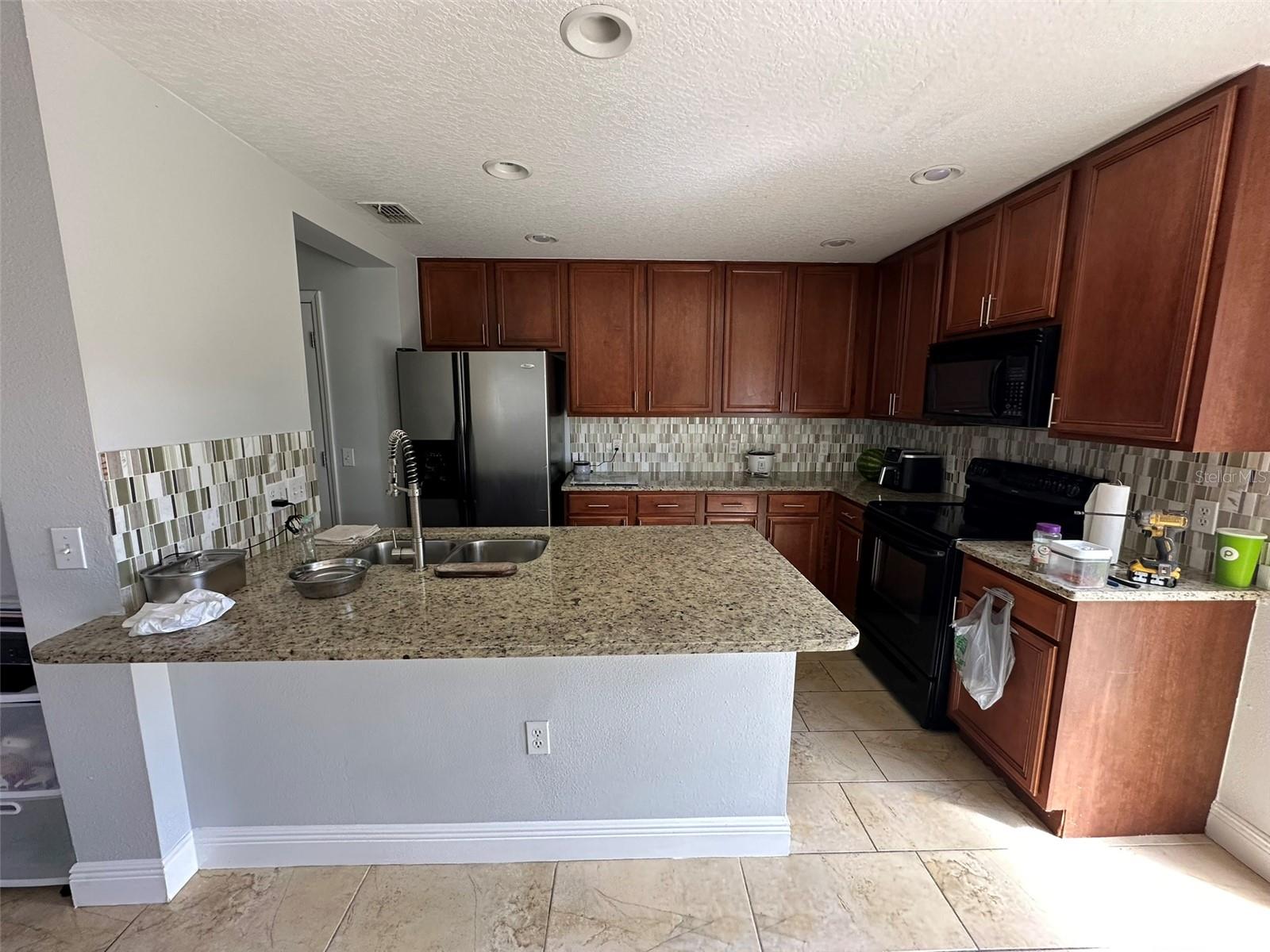 AMBER POINTE - Residential Lease