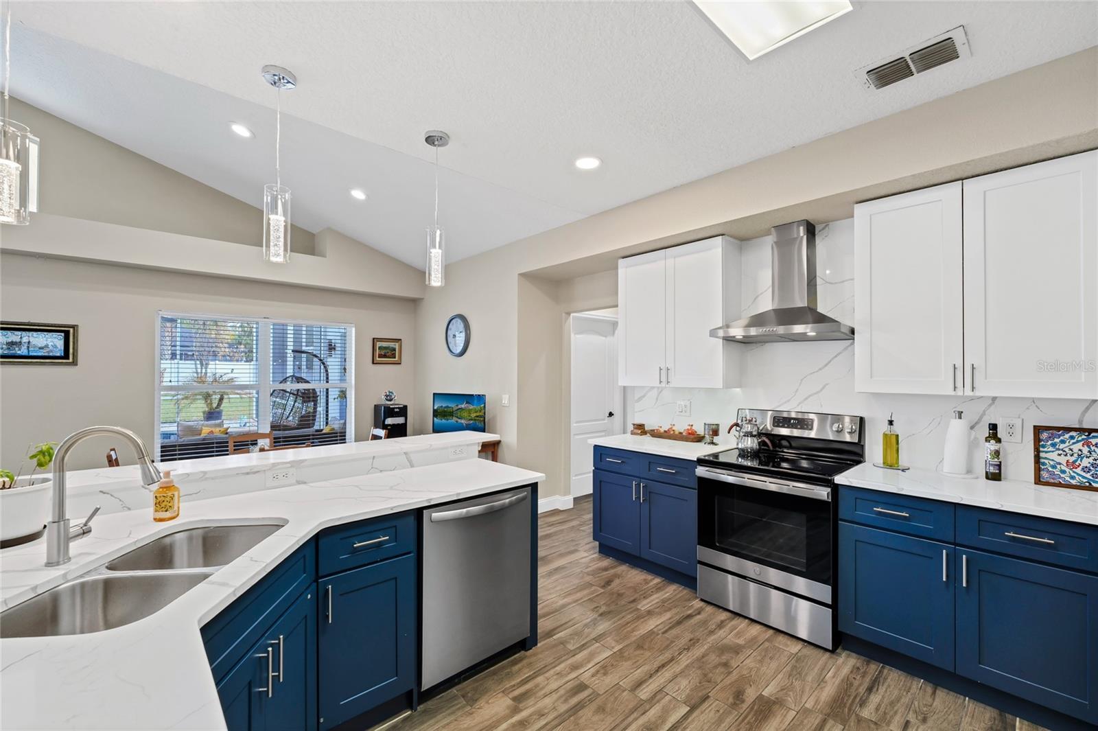 PLANTATION GROVE WEST - Residential