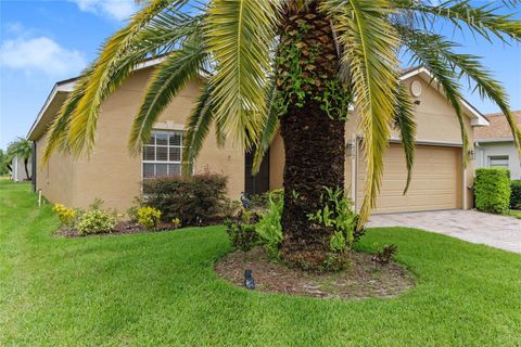 A home in LAKE WALES