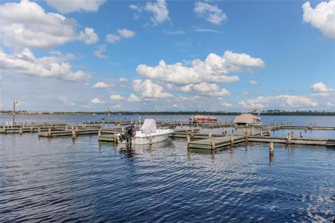 A home in LAKE WALES