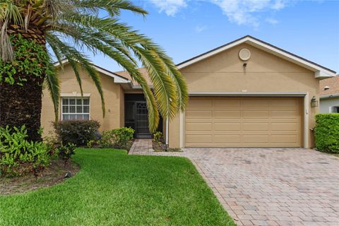 A home in LAKE WALES