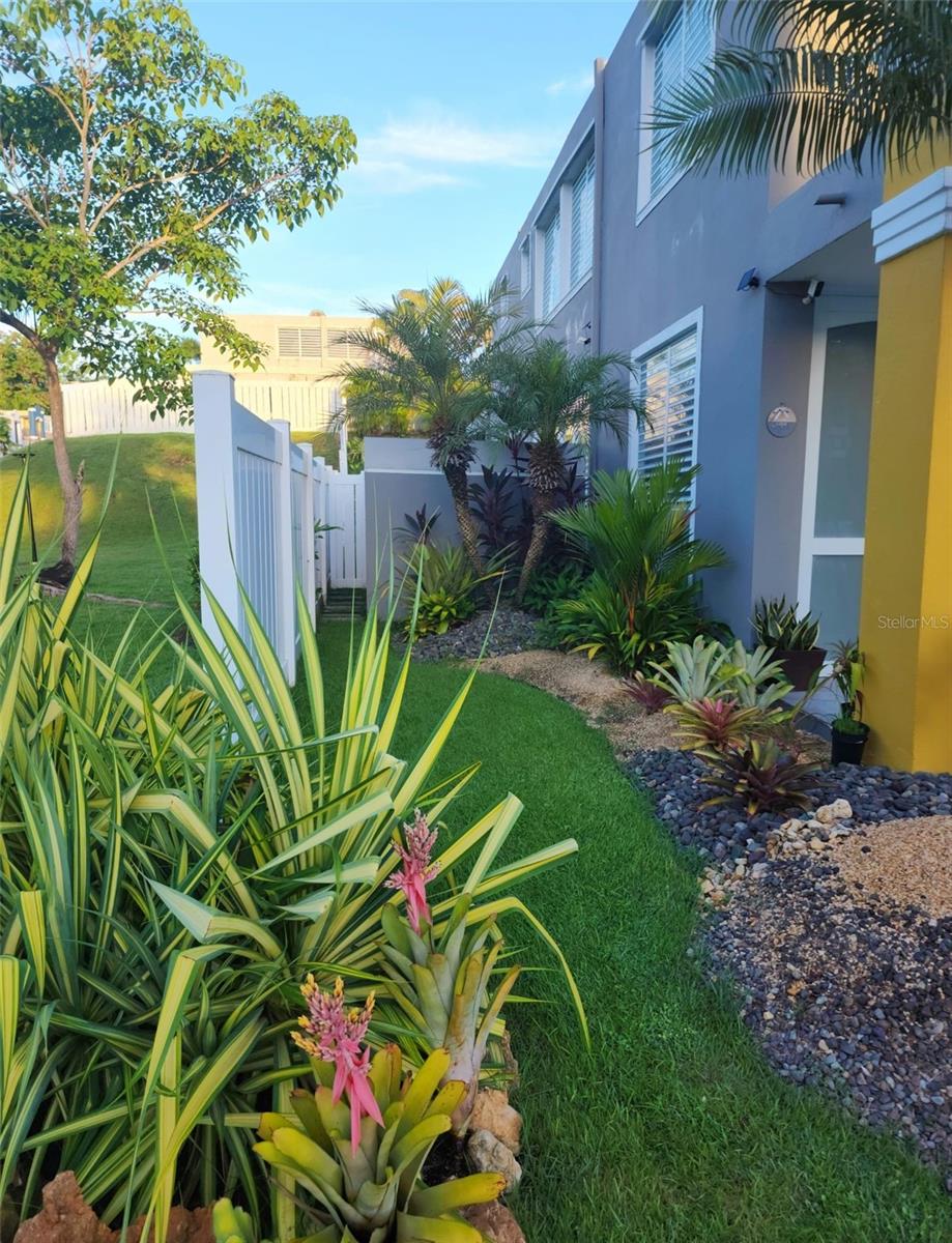 URB PLAZA DE LA FUENTE - Residential