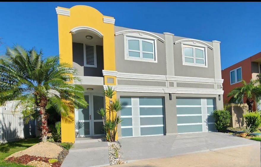 Beautiful property ready to move in. The property is in excellent condition. The property is being sold turnkey.