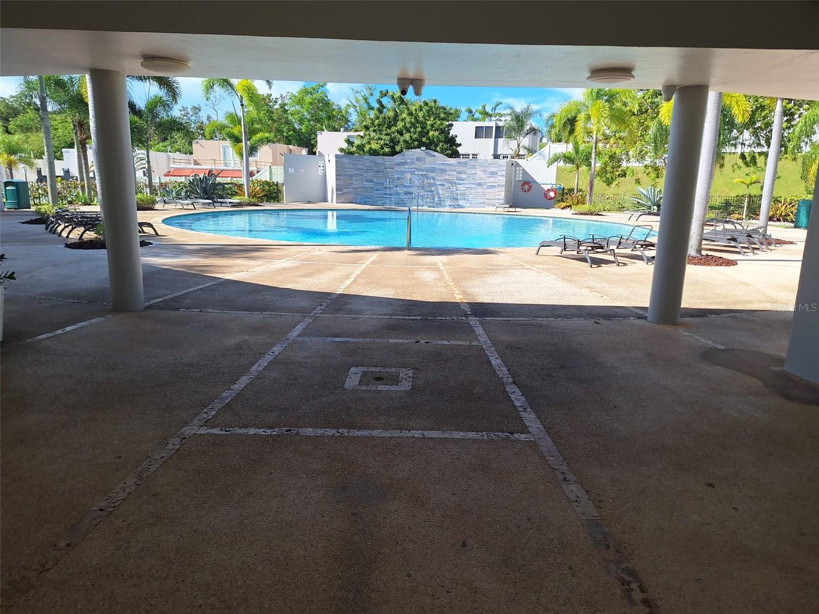 URB PLAZA DE LA FUENTE - Residential