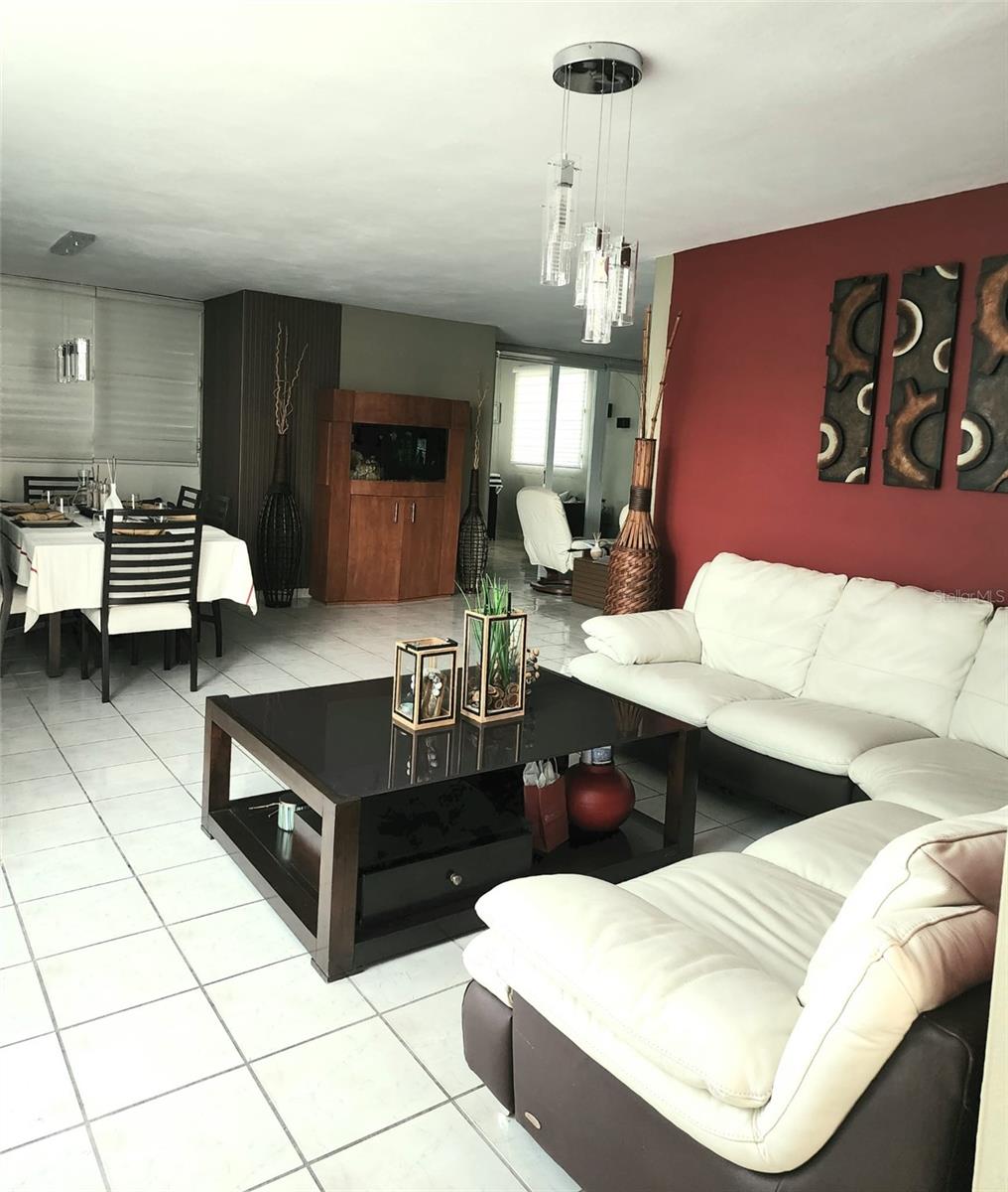 URB PLAZA DE LA FUENTE - Residential