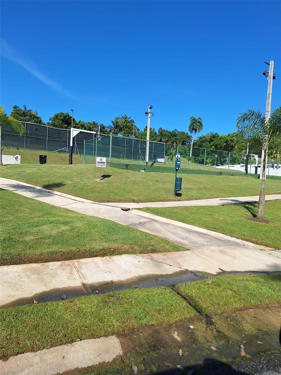 URB PLAZA DE LA FUENTE - Residential