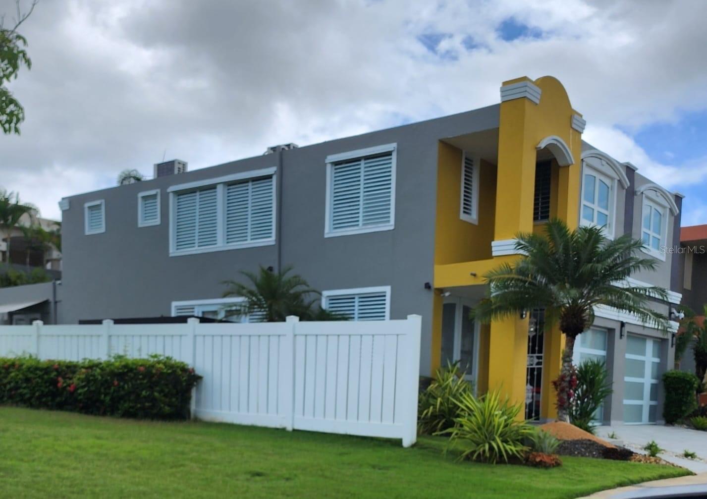 URB PLAZA DE LA FUENTE - Residential
