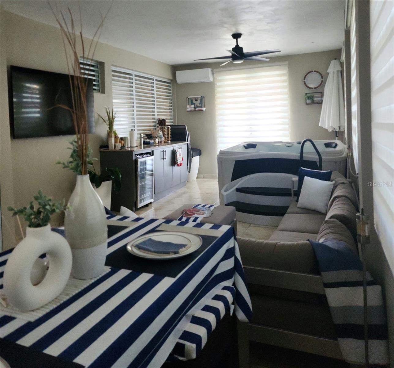 URB PLAZA DE LA FUENTE - Residential