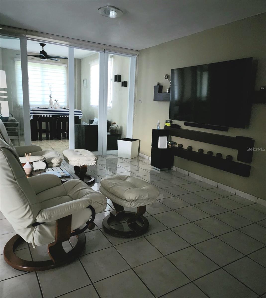 URB PLAZA DE LA FUENTE - Residential