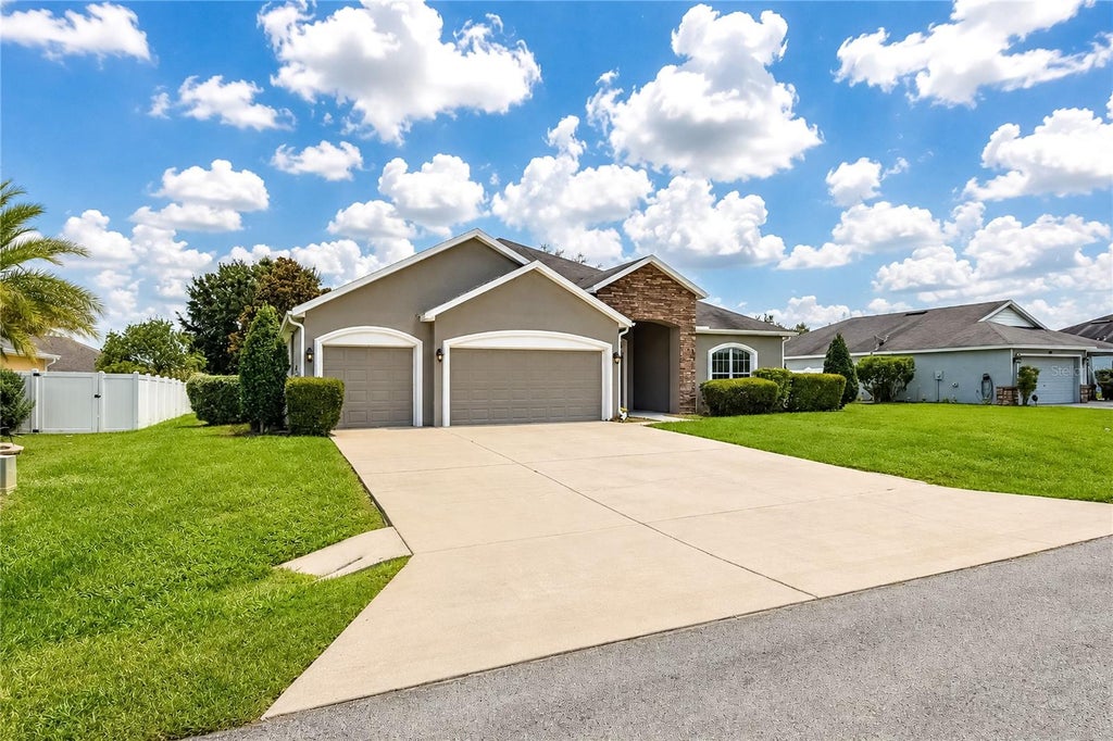 Photo of 9857 SW 51st Court, Ocala, FL 34476 (MLS # OM730676)