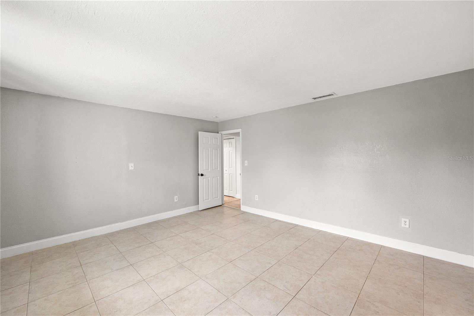 PORT CHARLOTTE SEC 005 - Residential Lease