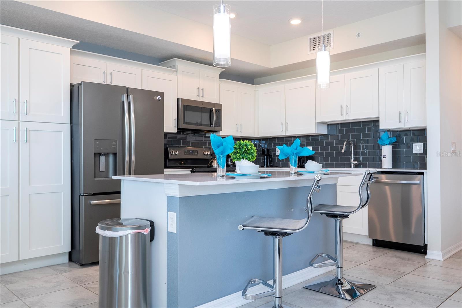 THE TERRACES AT STOREY LAKE CONDO 2 PH 6 - Residential