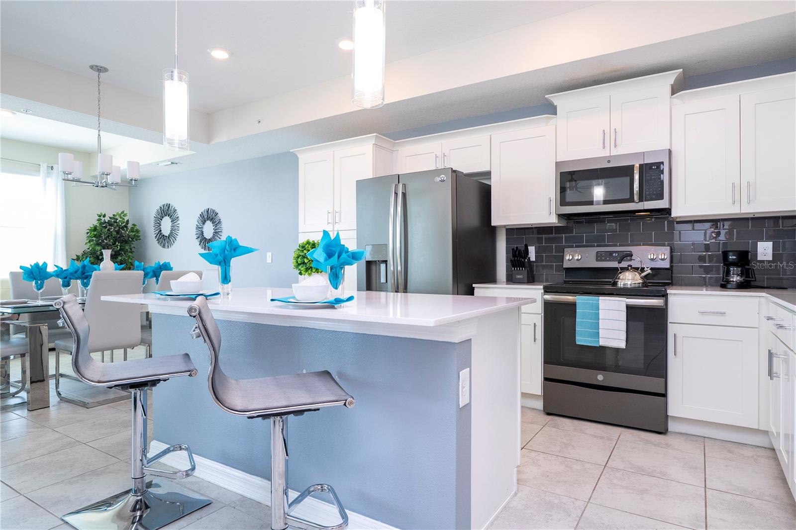 THE TERRACES AT STOREY LAKE CONDO 2 PH 6 - Residential