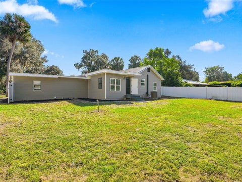 Tiny photo for 318 NE 4th Street, Webster, FL 33597 (MLS # TB8561254)