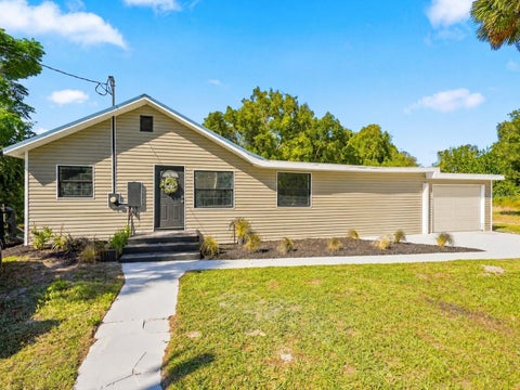 Tiny photo for 318 NE 4th Street, Webster, FL 33597 (MLS # TB8561254)