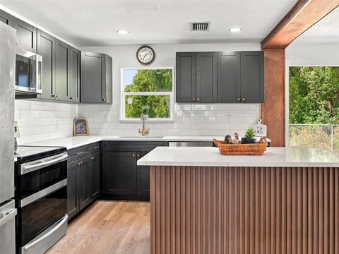 Tiny photo for 318 NE 4th Street, Webster, FL 33597 (MLS # TB8561254)