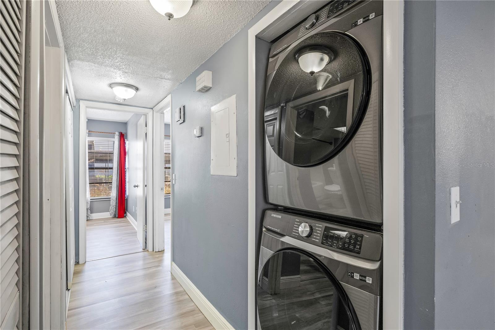 RIVER OAKS CONDO I - Residential