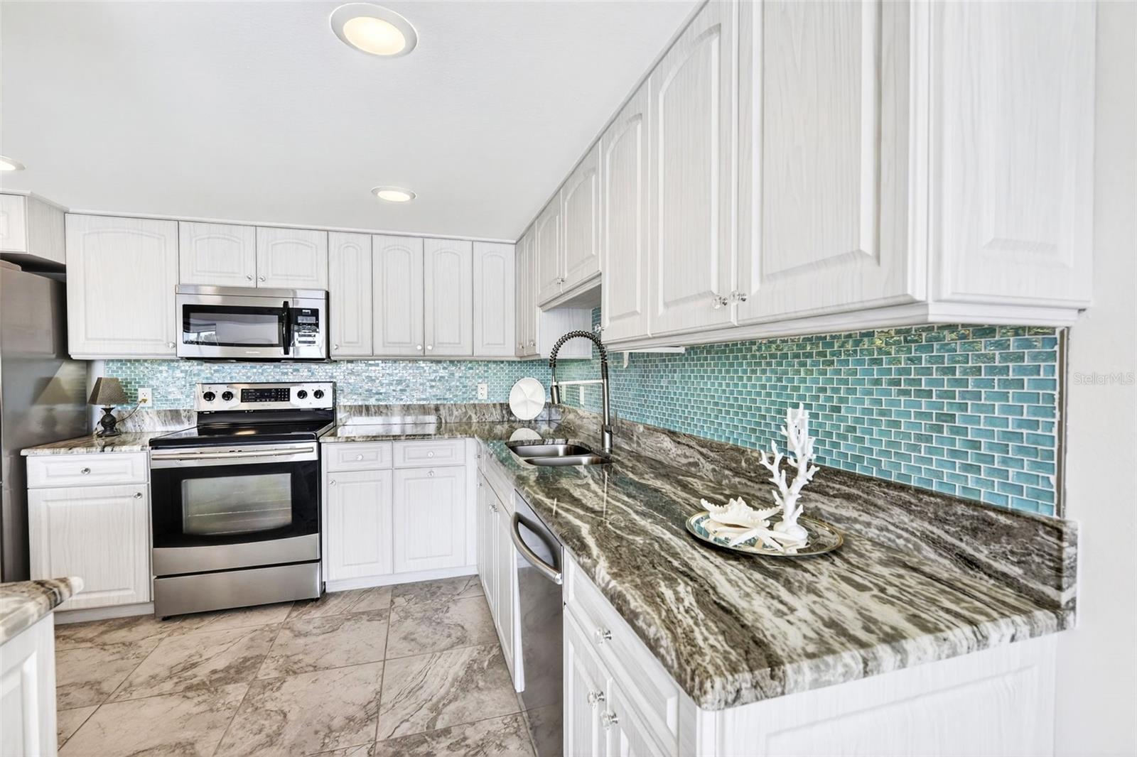 MARINA NORTH SHORE CONDO PH 01-04 - Residential