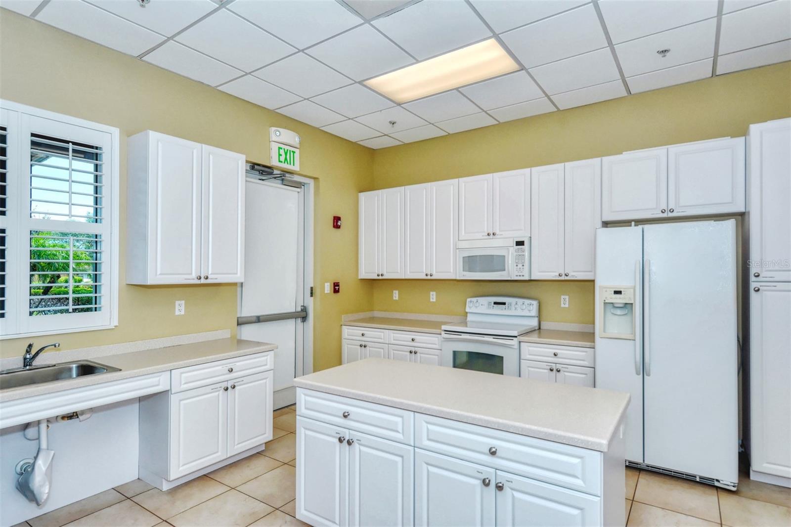 ISLES OF SARASOTA PH 1B - Residential Lease