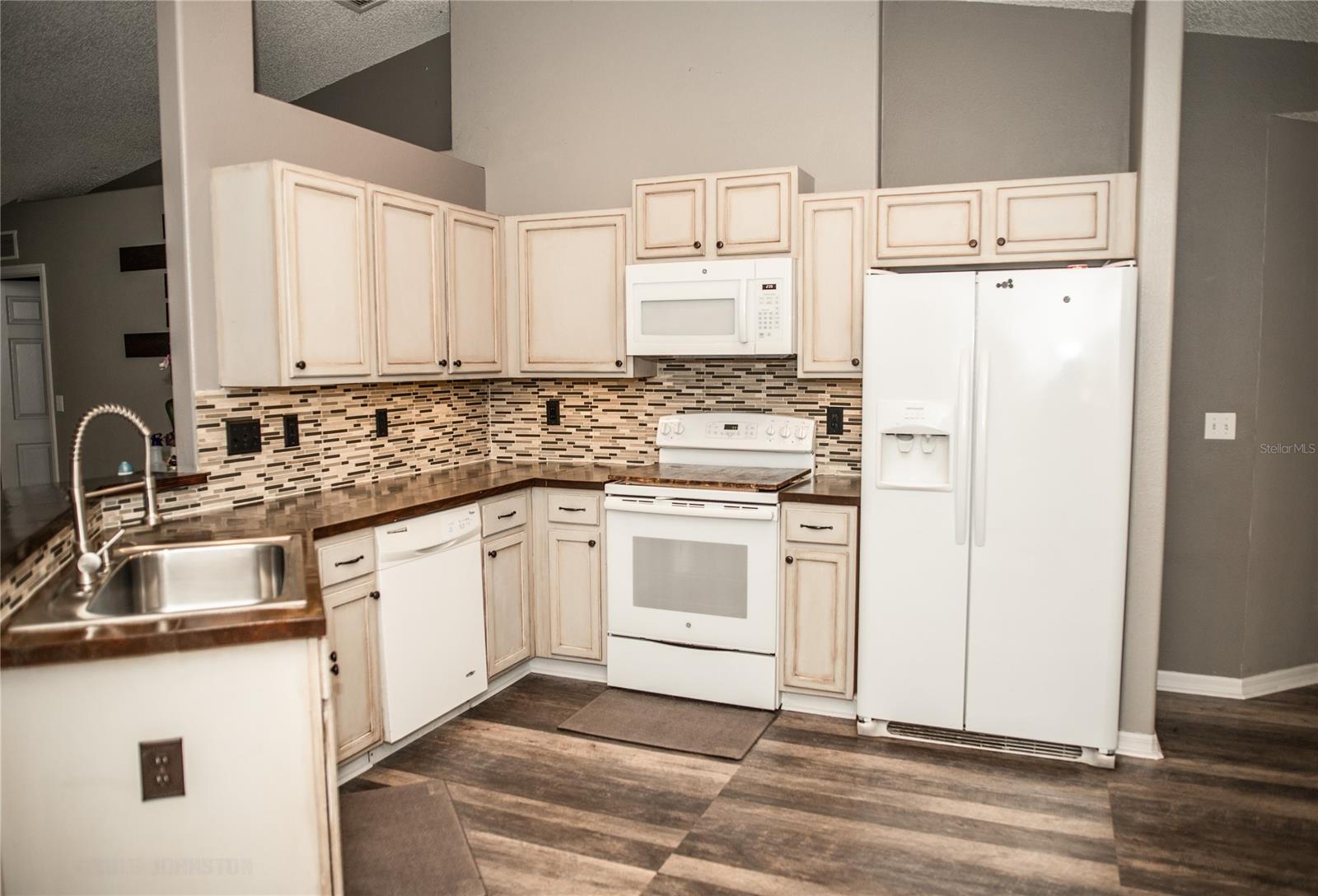 Florida Shores 01 - Residential