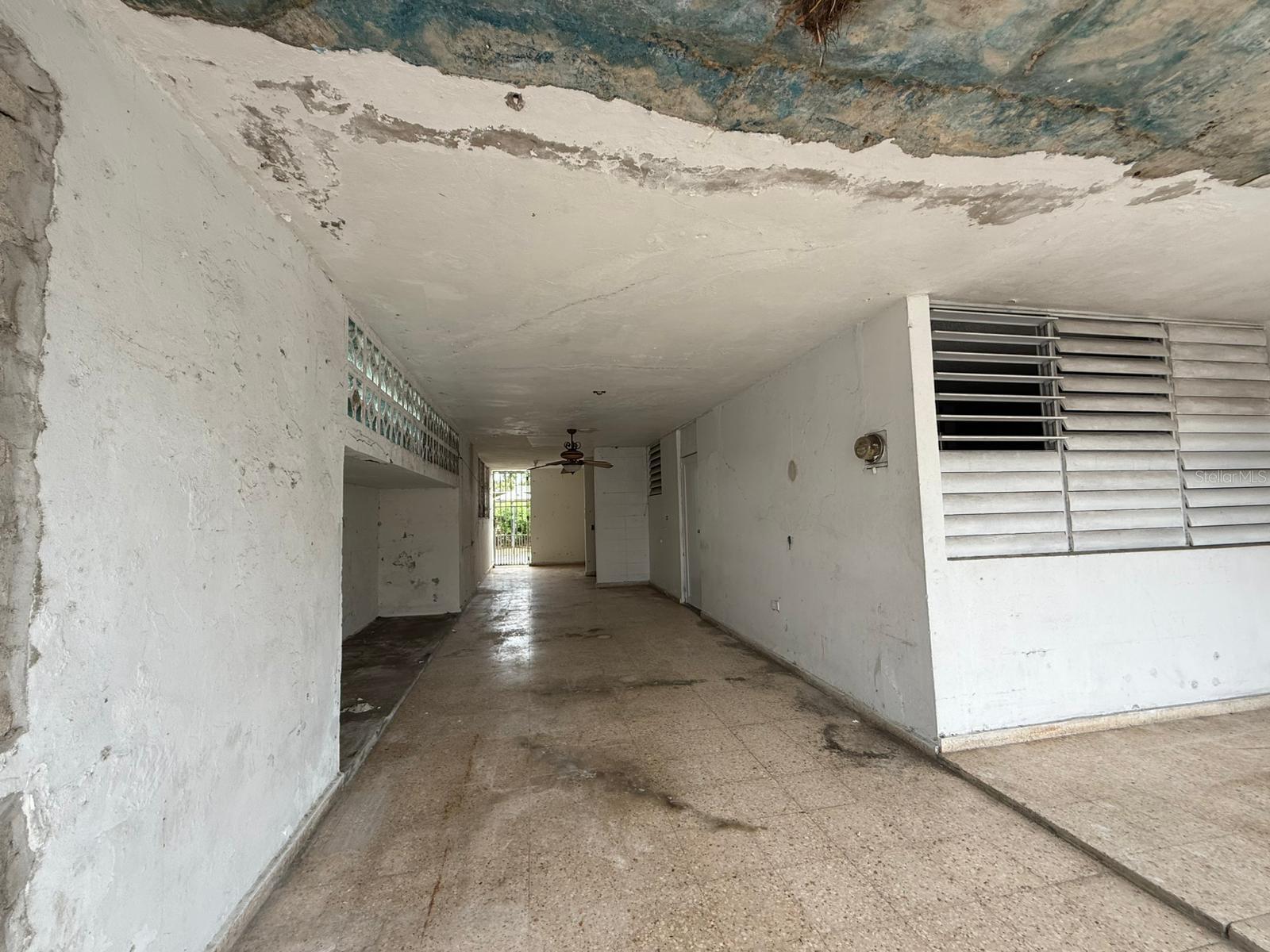 URB. LEVITTOWN LAKES - Residential