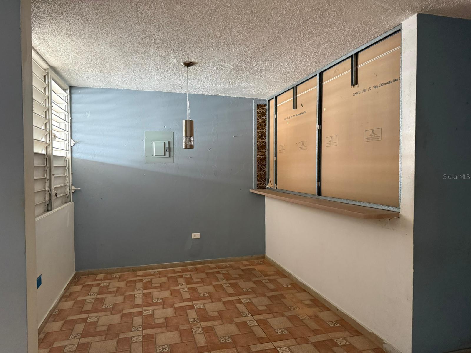 URB. LEVITTOWN LAKES - Residential