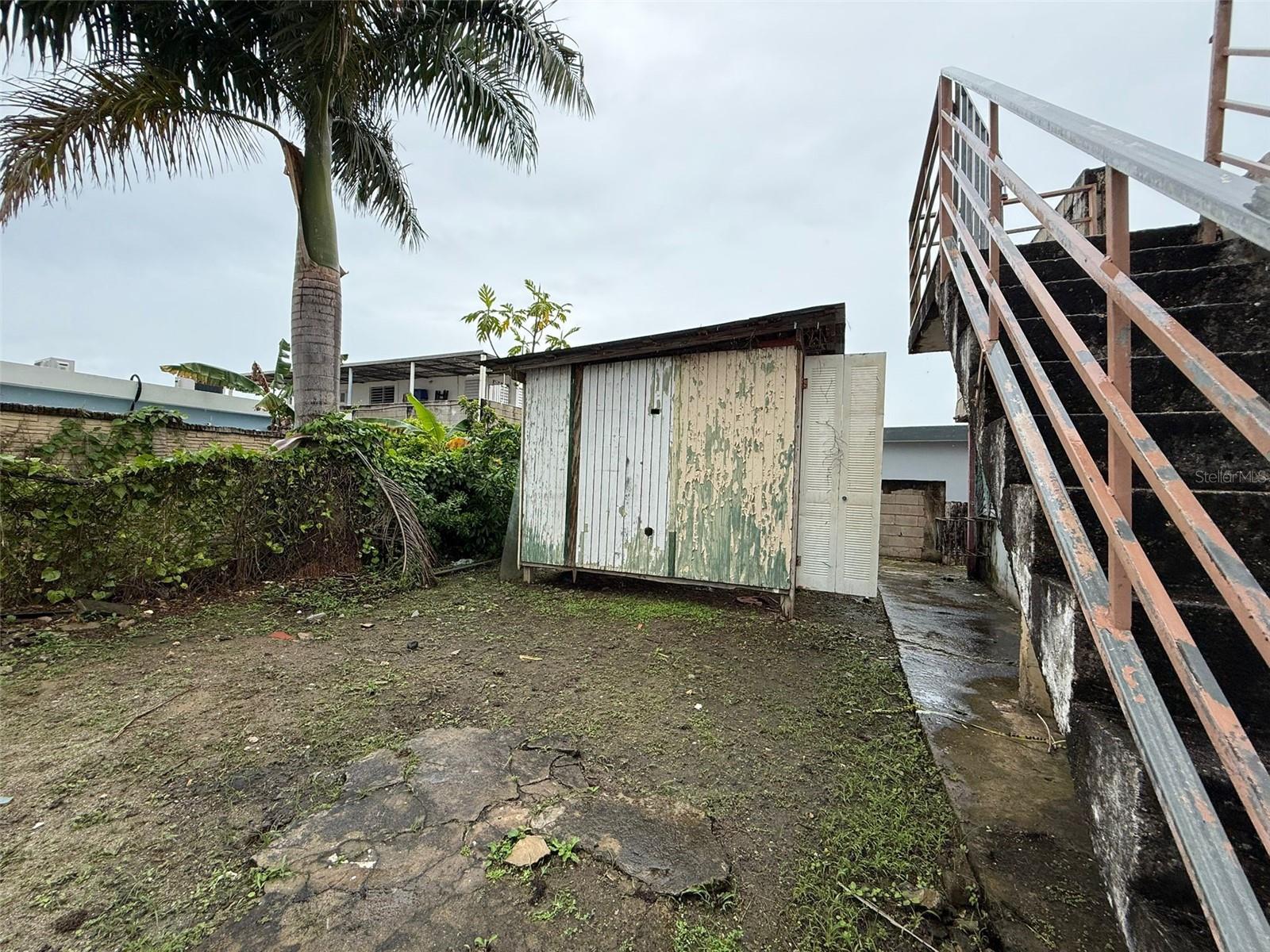 URB. LEVITTOWN LAKES - Residential