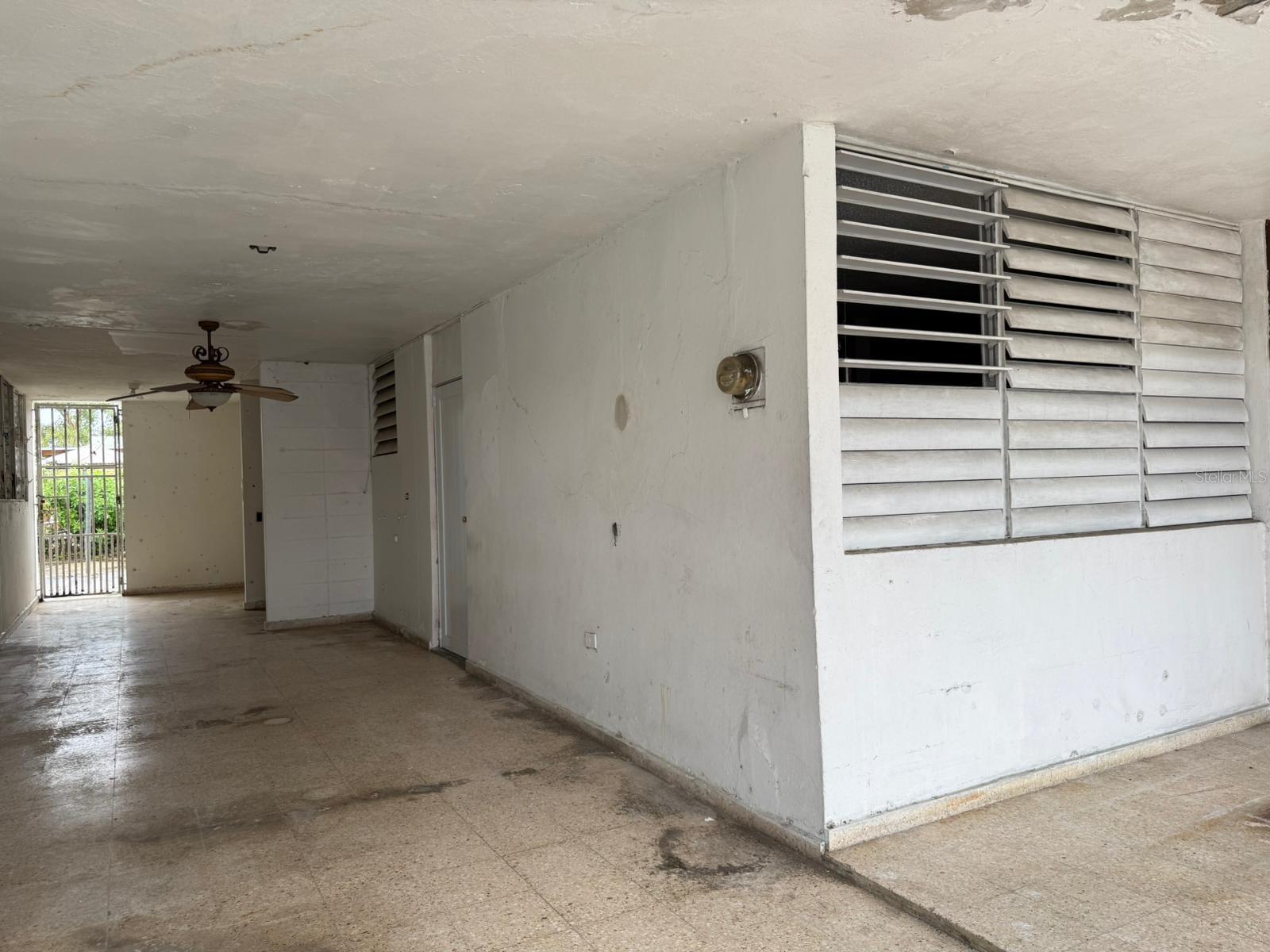 URB. LEVITTOWN LAKES - Residential