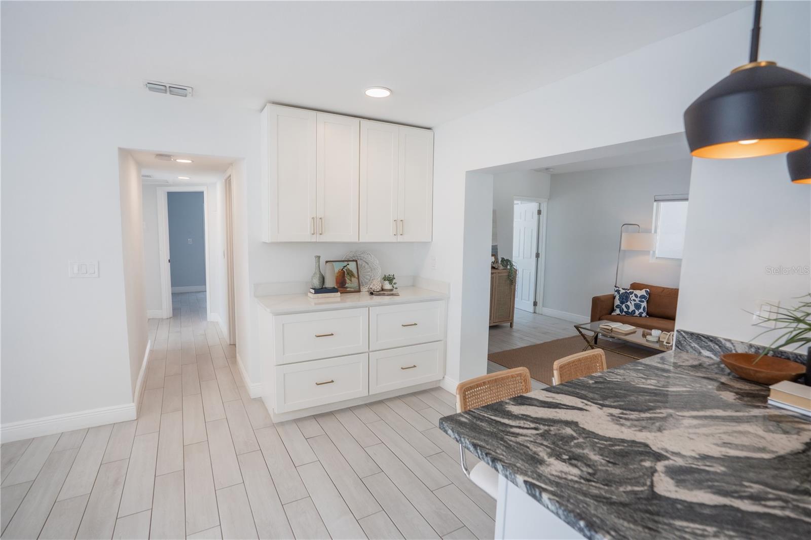 MANHATTAN MANOR 3 - Residential